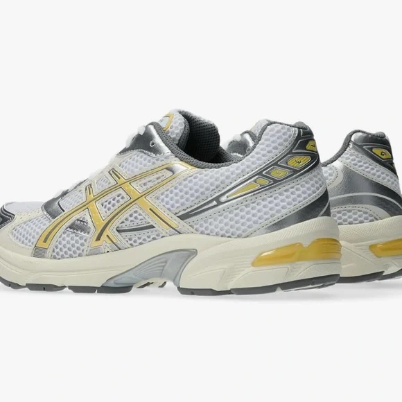 ASICS Gel-1130. Women’s Size 6. Brand new in box with tags still attached. - Picture 2 of 3